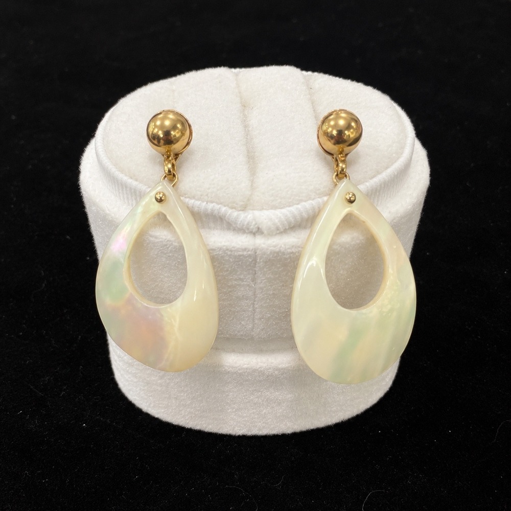 Vtg Mother of Pearl Drop Earrings Gold Tone Clip On Iridescent Teardrop